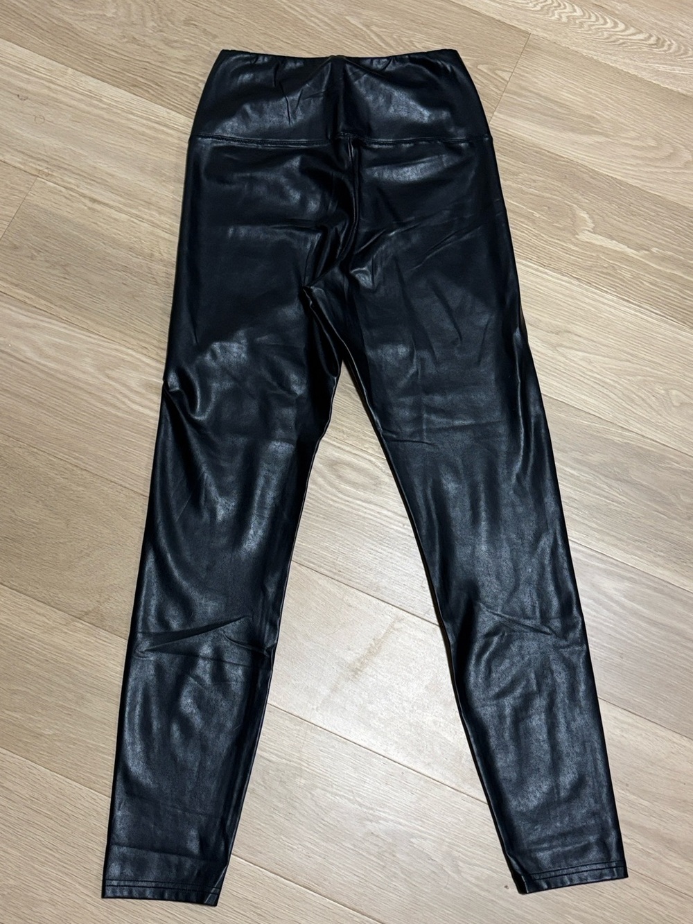 Wilfred Free (M) Aritzia Daria Vegan Leather Pant Legging Black Sleek Soft - Picture 6 of 14